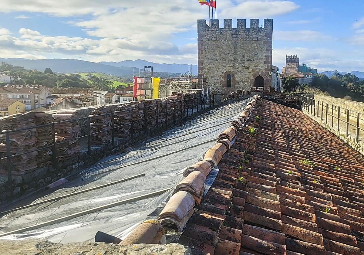 Cubierta del Castillo del Rey, que se está restaurando.