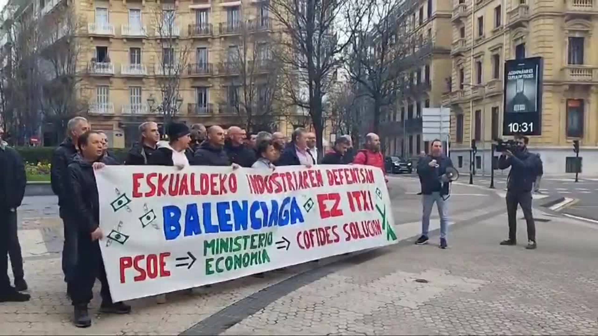 Trabajadores de Balenciaga exigen una reunión al Ministerio de Economia