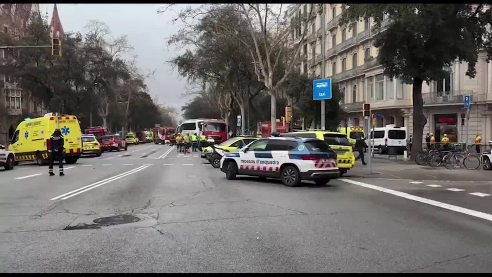 Más de 30 heridos en el choque entre dos autocares en la Diagonal de Barcelona