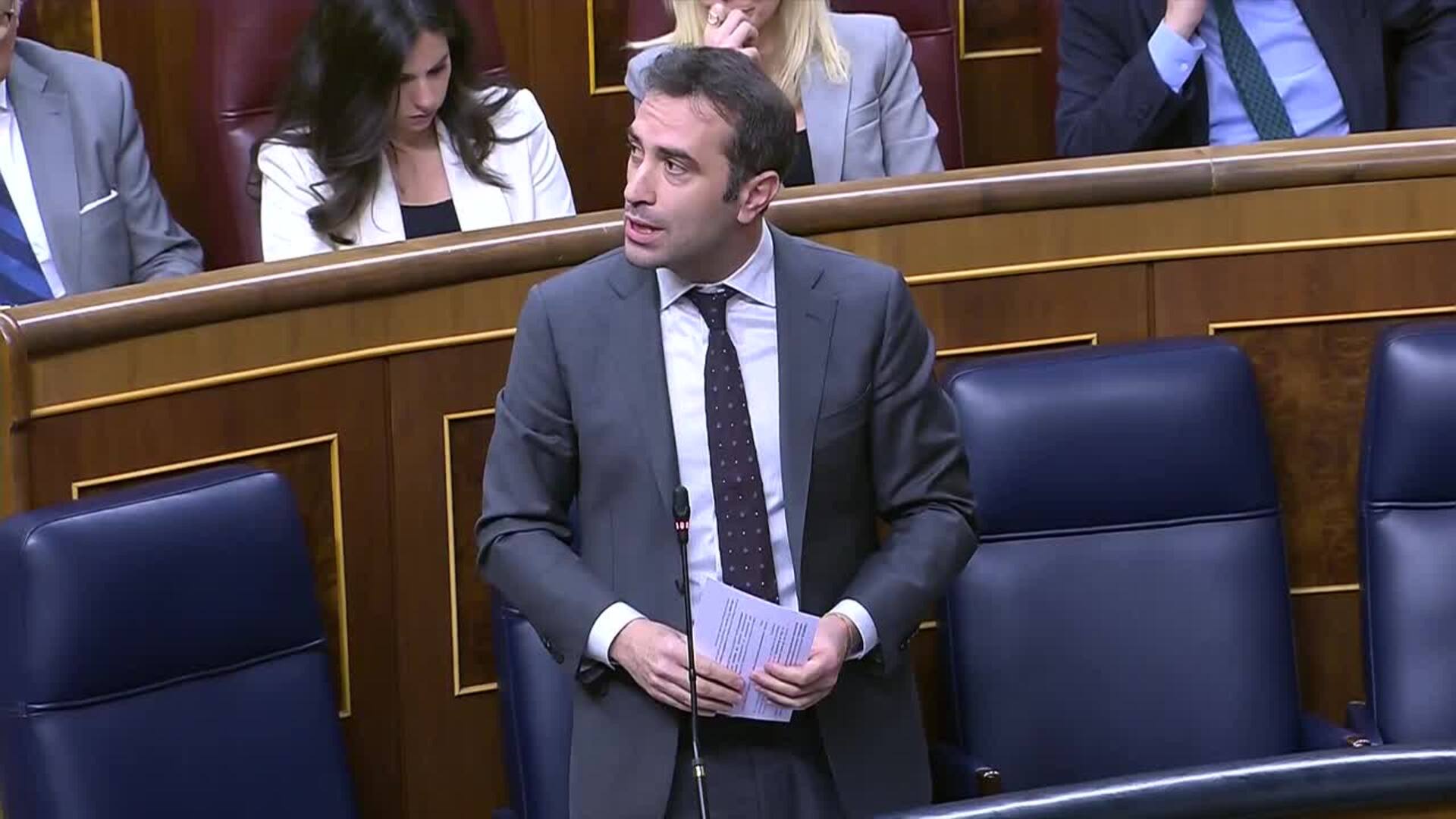 Carlos Cuerpo promete a Bildu que estudiará posibles ayudas a la industria electrointensiva
