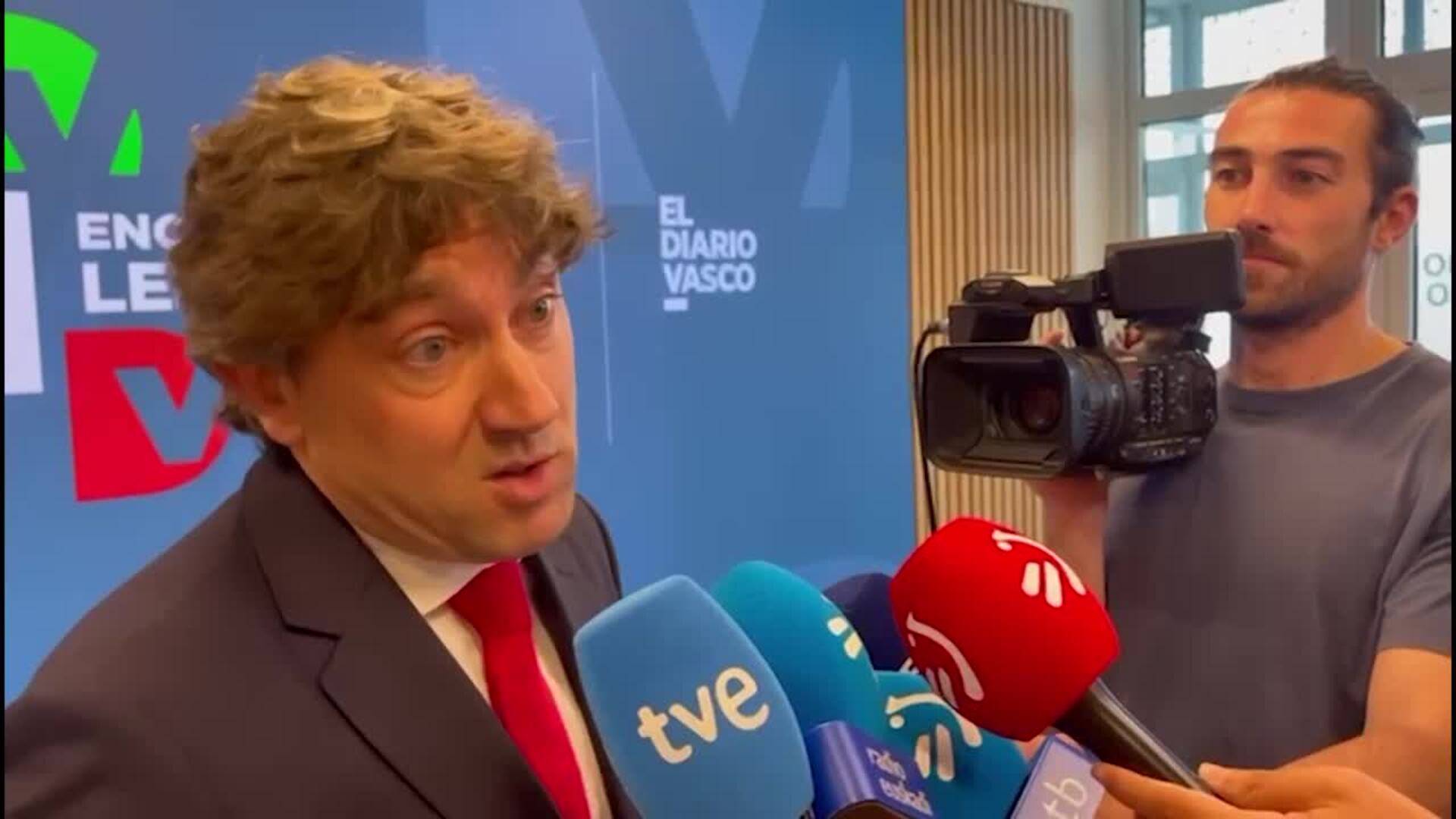 Andueza (PSE) comparte con Sánchez la "sorpresa y decepción" con Santos Cerdán