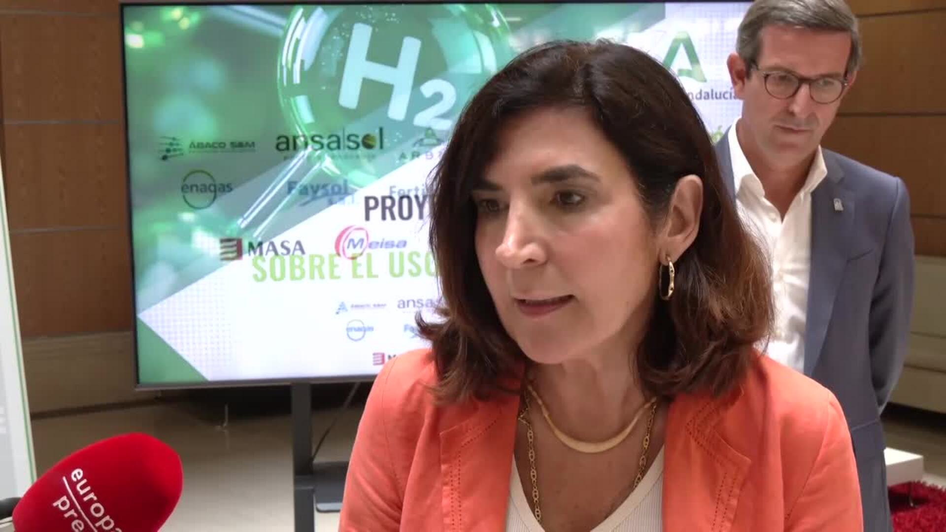 La Junta de Andalucía fomenta formación en hidrógeno verde con empresas de Huelva y Cádiz