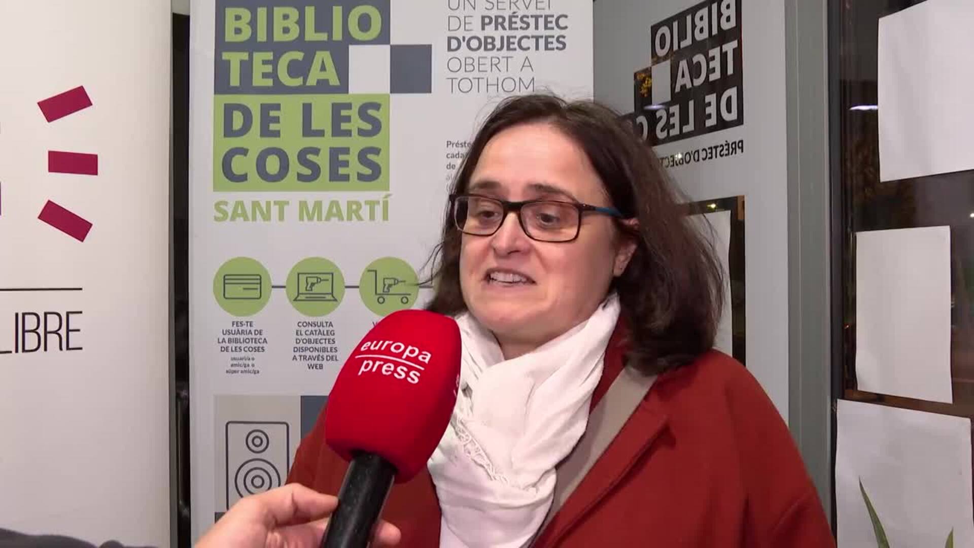 Biblioteca de les Coses impulsa la reutilización de objetos de uso puntual y el apoyo vecinal