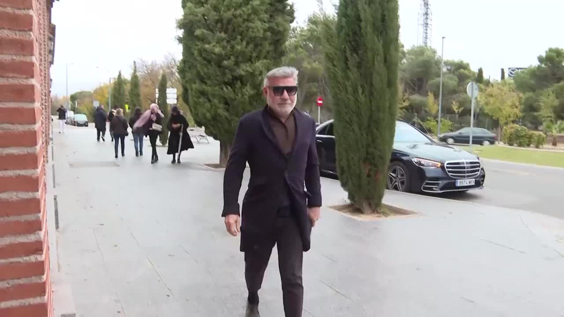 Joaquín Torres, desolado tras el fallecimiento de su padre, le da su último adiós