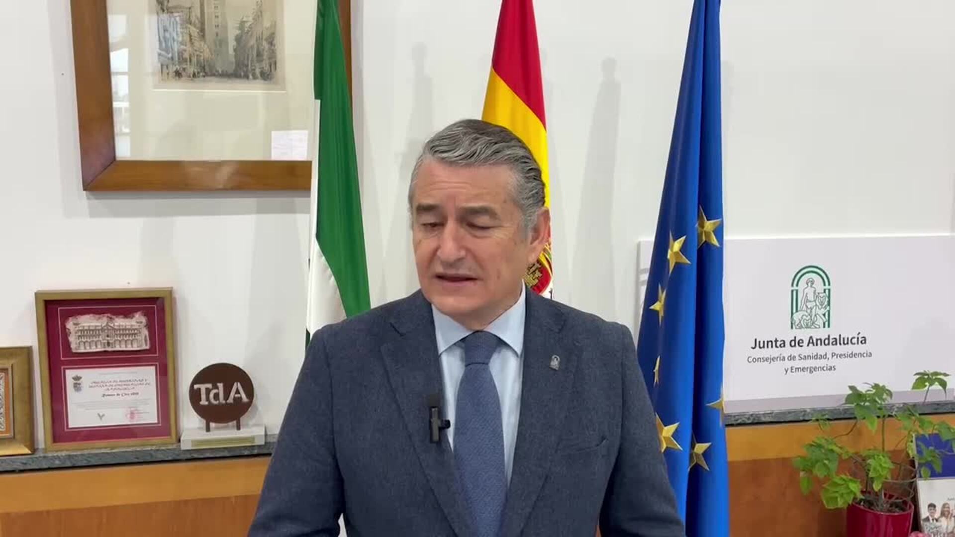 Sanz aplaude el archivo de la Fiscalía de la denuncia de Amama y exige perdón de la oposición