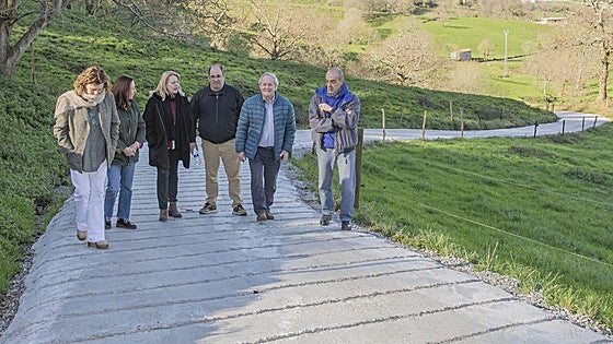 Villafufre recupera accesos clave para sus ganaderos tras años de deficiencias en los caminos