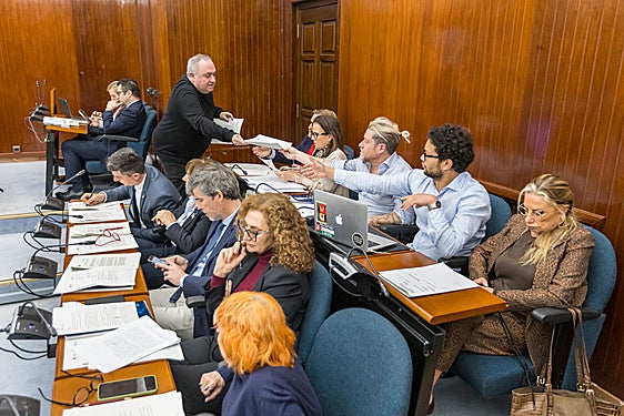 El pleno del Ayuntamiento de Santander, en imágenes