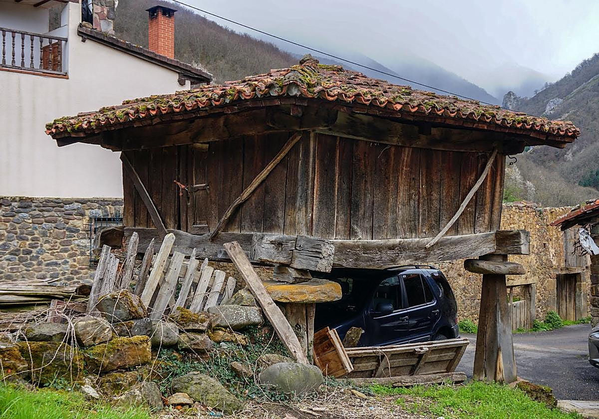 Hórreo del siglo XVI situado en Cosgaya, en el valle de Camaleño, el más antiguo conservado en Cantabria.