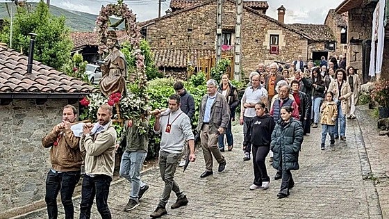 Carmona recupera la talla de San Pedro, que fue trasladada a Santillana tras la Guerra Civil
