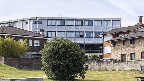 El IES de Guarnizo: 25 años dando clases en aulas prefabricadas y en mal estado