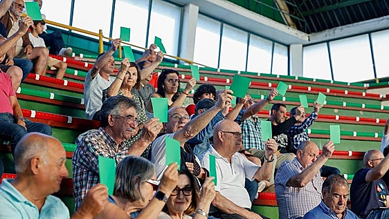 Los socios gimnásticos respaldan al club en el desencuentro con el Ayuntamiento