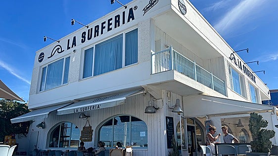 Un viaje gastronómico a través de la cultura del surf en La Surfería