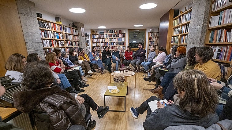 La Bibliodega abre un nuevo ciclo de encuentros entre autores, lectoras y vino