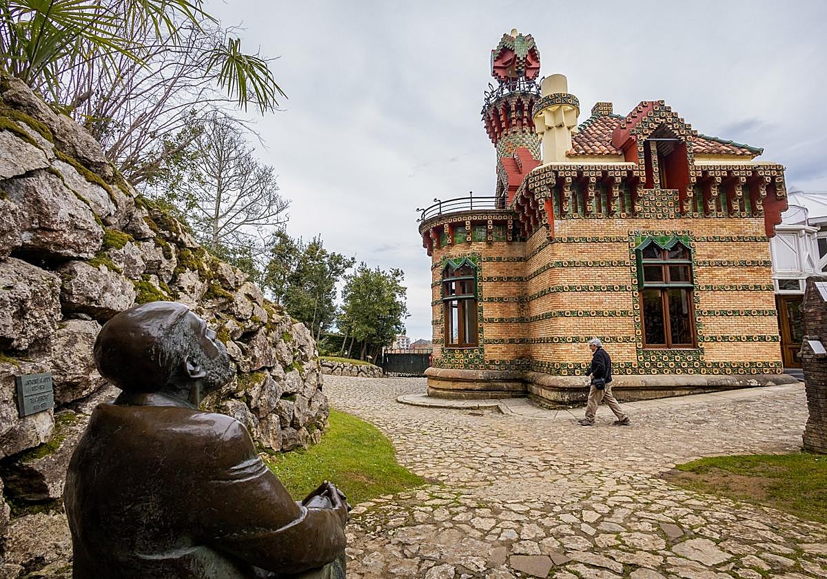 El Capricho de Gaudí en Comillas ante la mirada del arquitecto