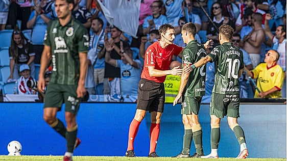«Ya que me dices que el punto de contacto es el bíceps, me voy a ir al penalti»