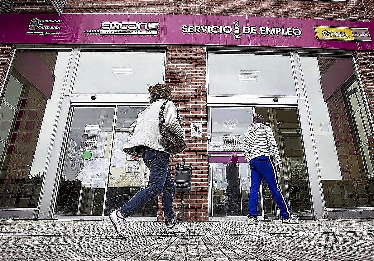 Cantabria frena el desempleo pese al fin del verano