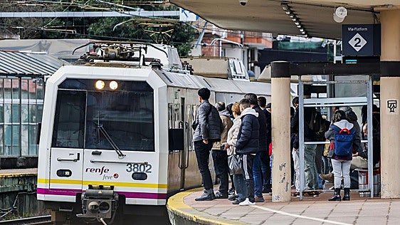 La gratuidad en los trenes de Cercanías eleva el récord de viajeros en Cantabria