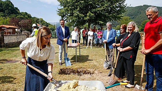 Comienza la construcción de las piscinas de Ruente, que estarán listas para la «próxima primavera»