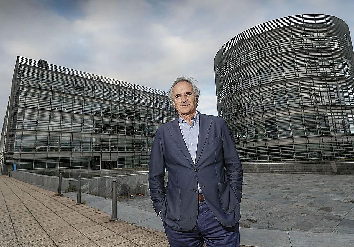 Íñigo Losada dirige el Gran Tanque de Ingeniería Marítima, gestionado por el Instituto de Hidráulica Ambiental de Cantabria.