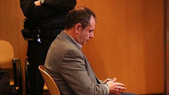 Hallan ahorcado en El Dueso al confitero de Avilés condenado a 24 años por matar a golpes a su mujer