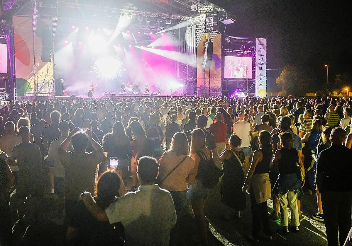 La música tomó el relevo tras el pregón de La Patrona