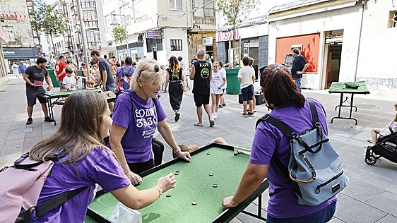 El centro de Torrelavega, un gran tablero de juego para las familias
