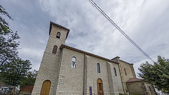 La parroquia de Revilla de Camargo resurge con una rehabilitación integral
