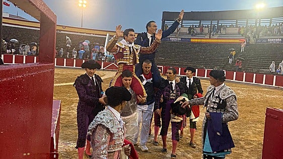Puerta Grande para El Cid y Colombo en Santoña
