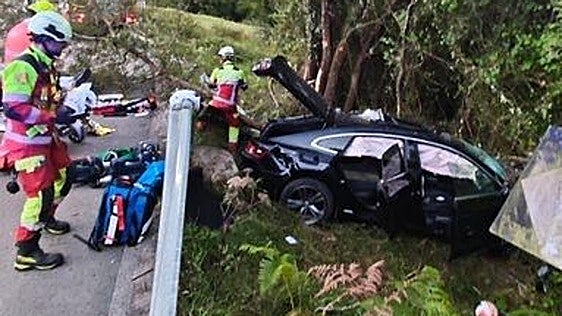 Herido un joven de 21 años al salirse de la vía el coche que conducía en Bielva