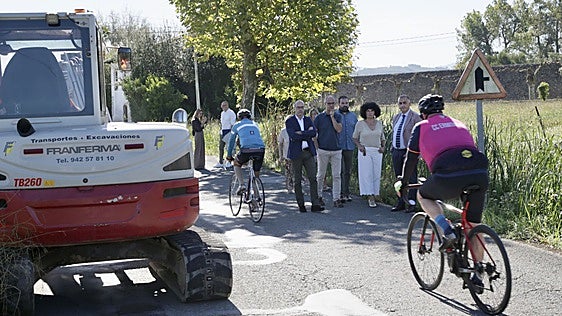 La carretera de Las Ermita de Escalante estrenará un paseo peatonal para el próximo verano