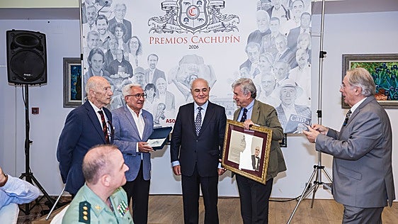 El magistrado Pablo Llarena, el foniatra Alfonso Borragán y la guardia civil Pilar Villasante ya tienen su premio Cachupín