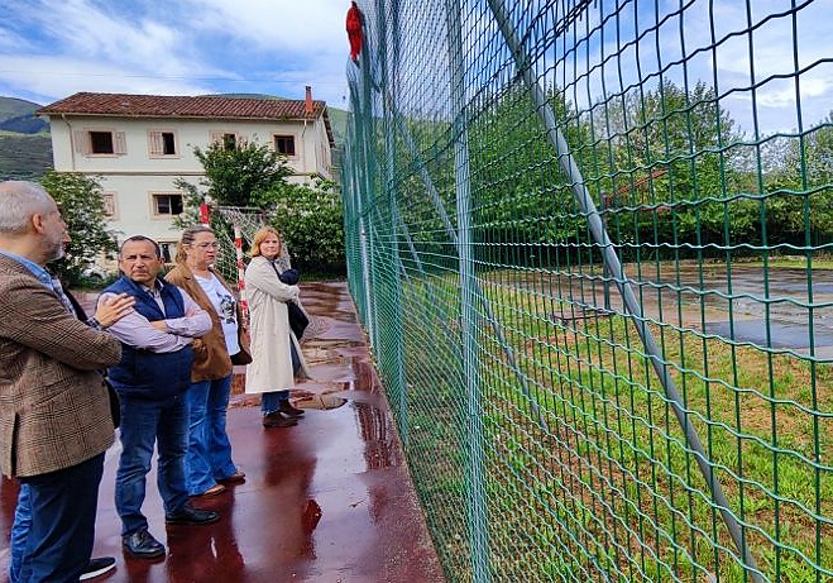 Educación ayudará a la Mancomunidad de Iguña a mejorar el patio del colegio Torres Quevedo