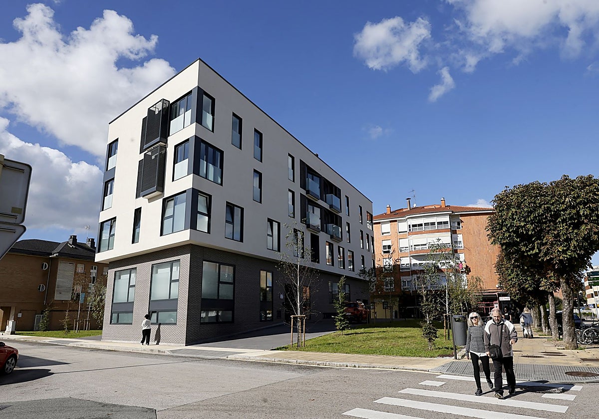 Torrelavega estudia cómo adjudicar los catorce pisos del centro de acogida