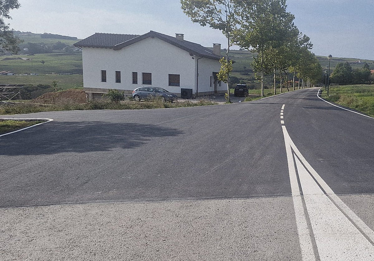 El Ayuntamiento de Suances mejora varias carreteras y viales del municipio