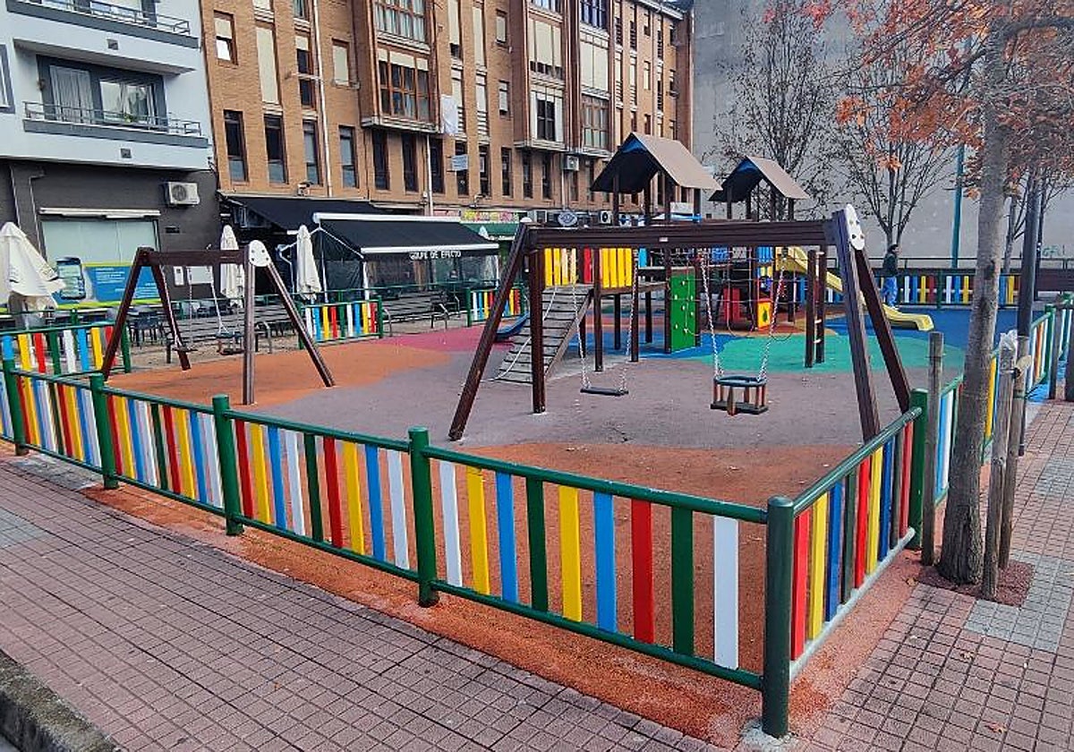 Los Corrales cubrirá el parque infantil de Almudena Ruiz