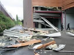 ETA atenta con cinco kilos de explosivos contra El Correo
