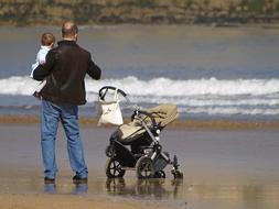 El permiso de paternidad será de cuatro semanas en 2011