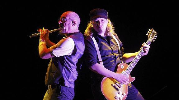 Jethro Tull hechiza al público de Barcelona con sus grandes éxitos