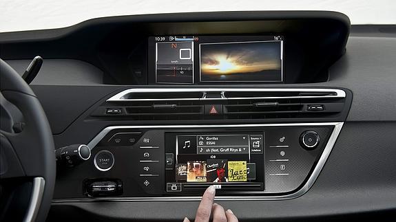 Desde la pantalla del C4 Picasso se gestionan, entre otros, los sistemas de ayuda a la conducción.