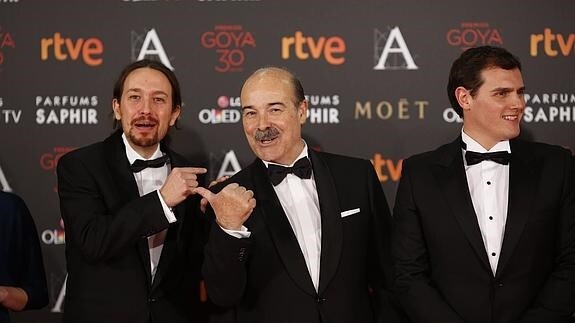 Pablo Iglesias, Antonio Resines y Albert Rivera.