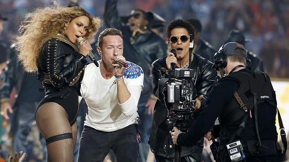 Beyoncé, Chris Martin y Bruno Mars.