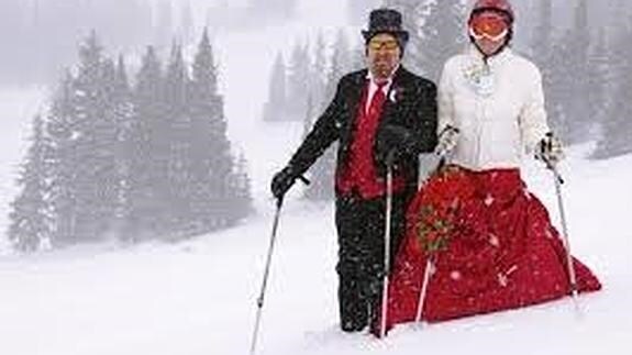 Cada vez son más las bodas que se celebran sobre la nieve de Colorado