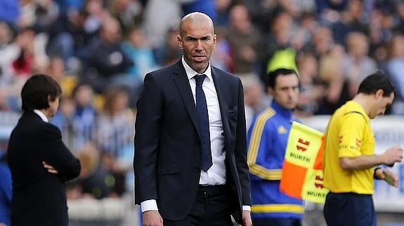 Zinedine Zidane, técnico del Real Madrid, en La Rosaleda. 