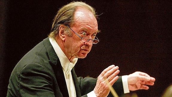 El director de orquesta austriaco Nikolaus Harnoncourt.