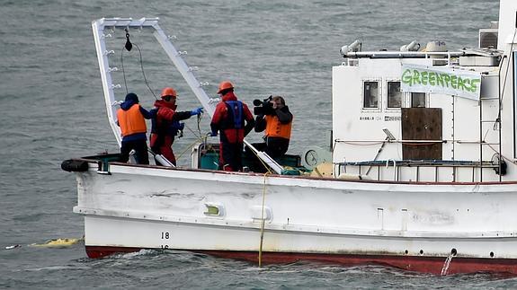 Un grupo de Greenpeace España ha visitado la zona. 