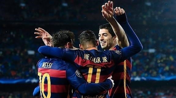 Messi, Neymar y Suárez celebran un gol. 