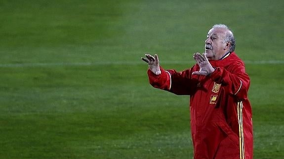 Del Bosque da instrucciones. 