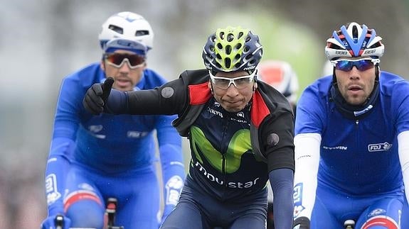 Nairo Quintana (c), en el Tour de Romandía. 