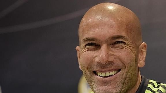 Zinadine Zidane, técnico del Real Madrid, sonriente. 