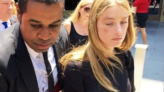 Amber Heard, a su llegada a la vista en la que acusó a Depp de maltrato. 